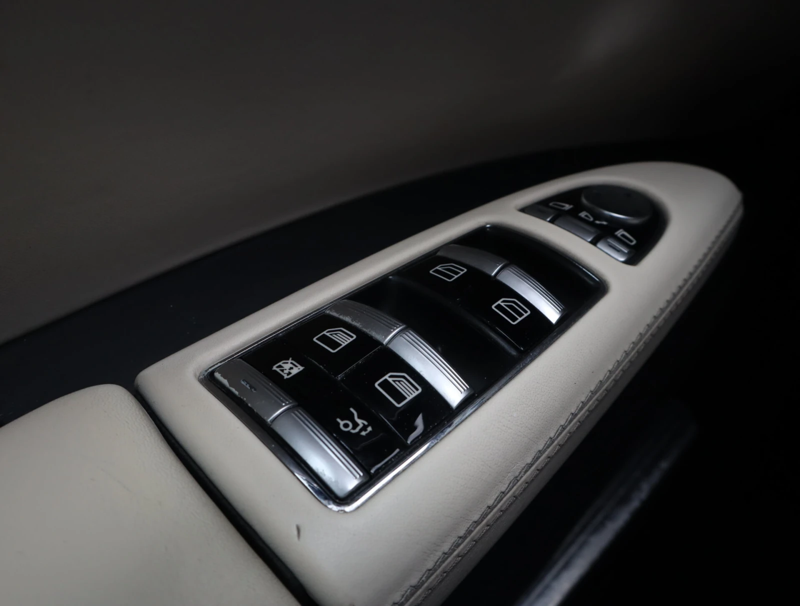 Mercedes-Benz S 500 4Matic/Designo/Harman Kardon/Алкантар/Шибедах/Nigh, снимка 16 - Автомобили и джипове - 54742987