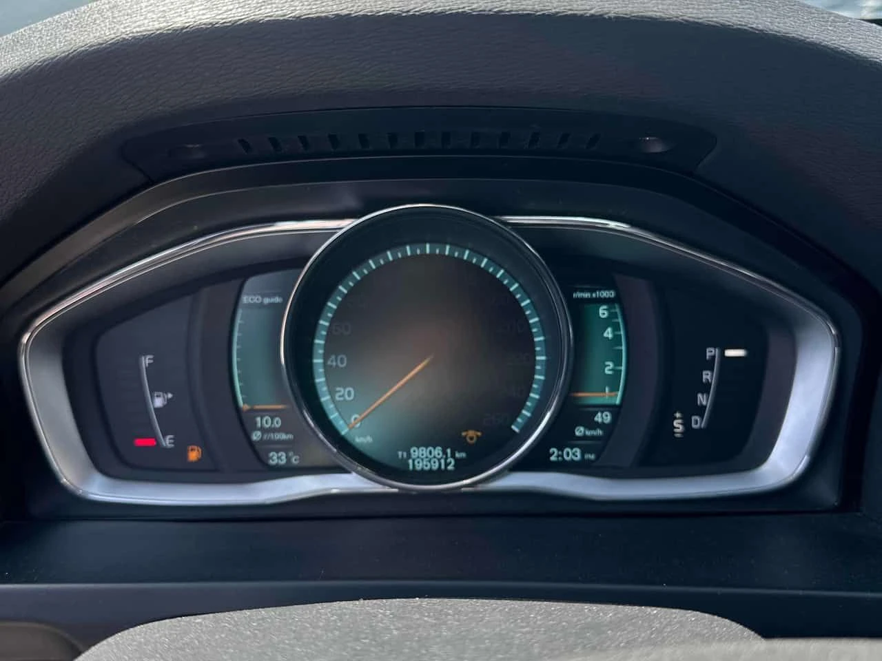Volvo V60 * T5 Premier Plus * АВТОКРЕДИТ БЕЗ ПЪРВОНАЧАЛНА* , снимка 8 - Автомобили и джипове - 54803255