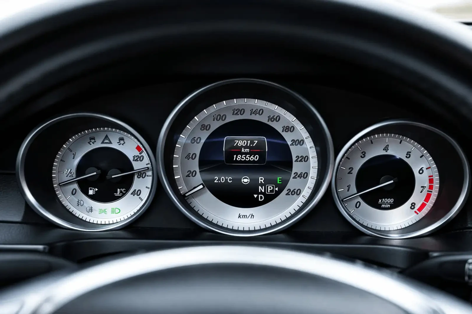 Mercedes-Benz E 400 COUPE, снимка 15 - Автомобили и джипове - 54942599