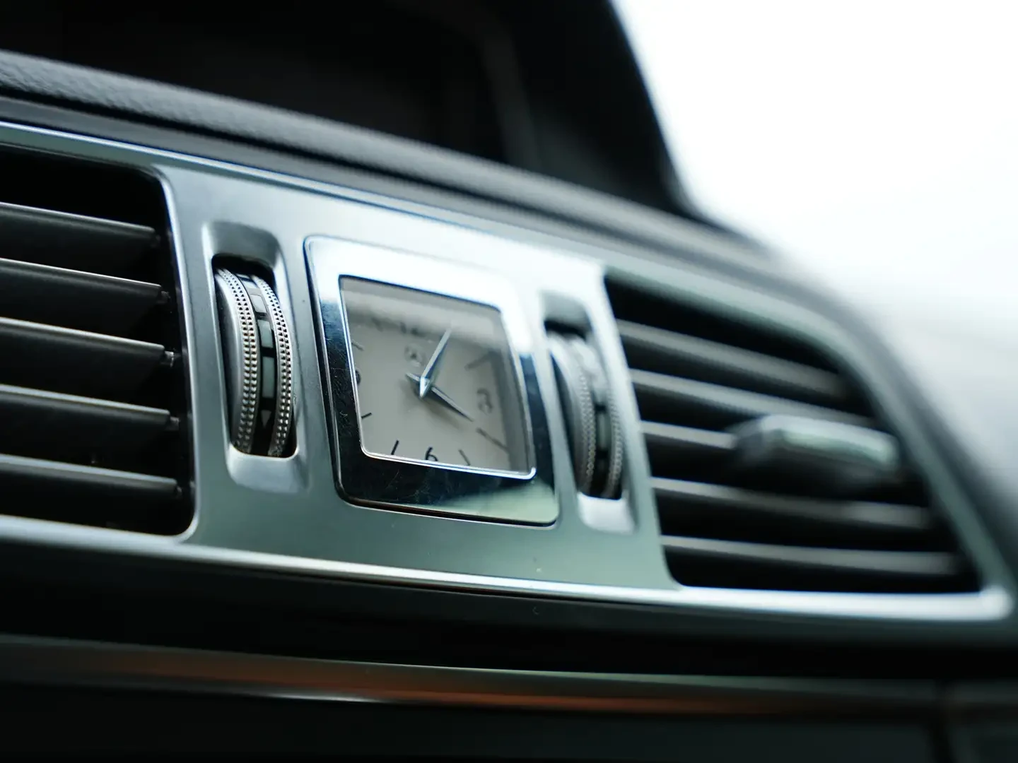 Mercedes-Benz E 400 COUPE, снимка 17 - Автомобили и джипове - 54942599