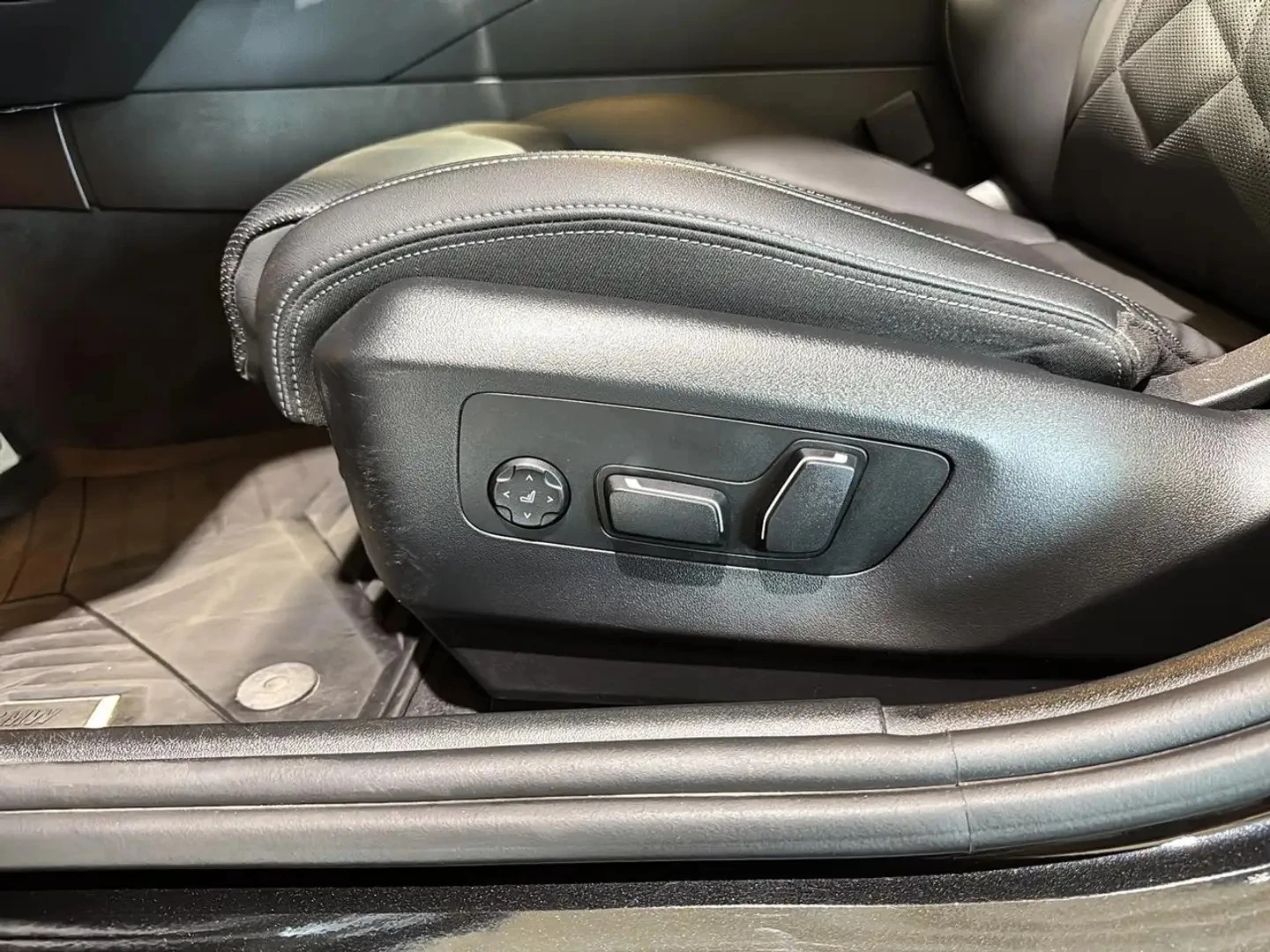 BMW 530 xDrive M Sport B&W ���� �� �������� ���������� | Mobile.bg � ����������� 12