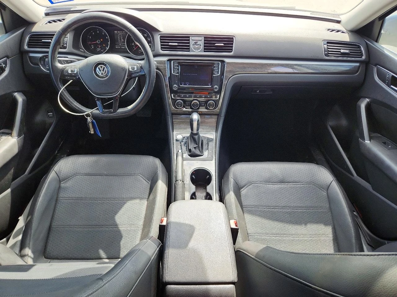 VW Passat 1.8l Volkswagen Se, снимка 8 - Автомобили и джипове - 56145888