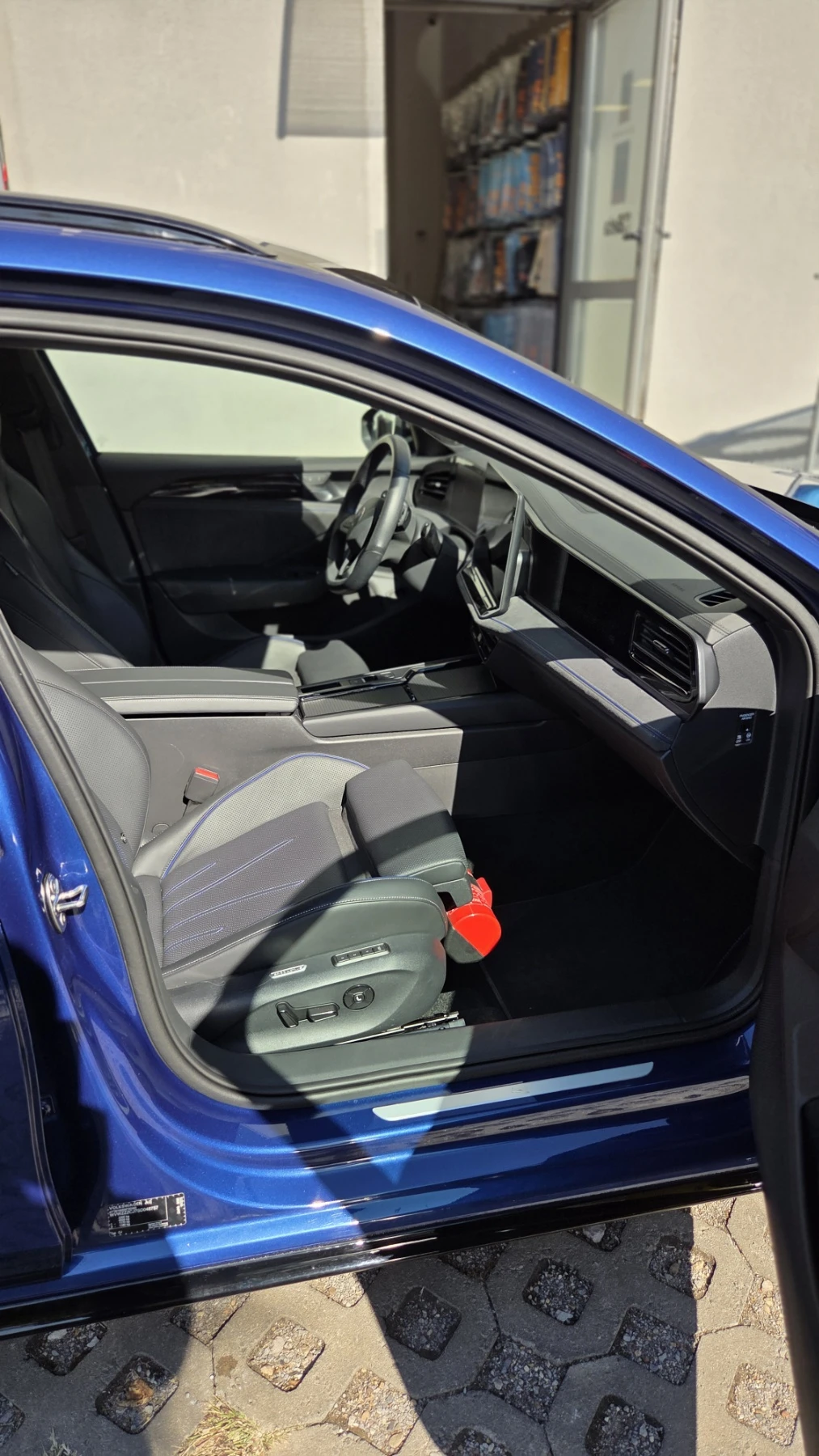VW Passat 9 R-Line 2.0 TSI DSG 4 MOTION, снимка 12 - Автомобили и джипове - 56372358