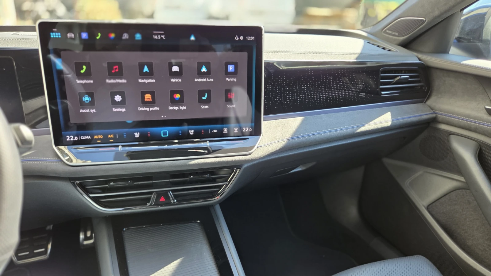 VW Passat 9 R-Line 2.0 TSI DSG 4 MOTION, снимка 17 - Автомобили и джипове - 56372358