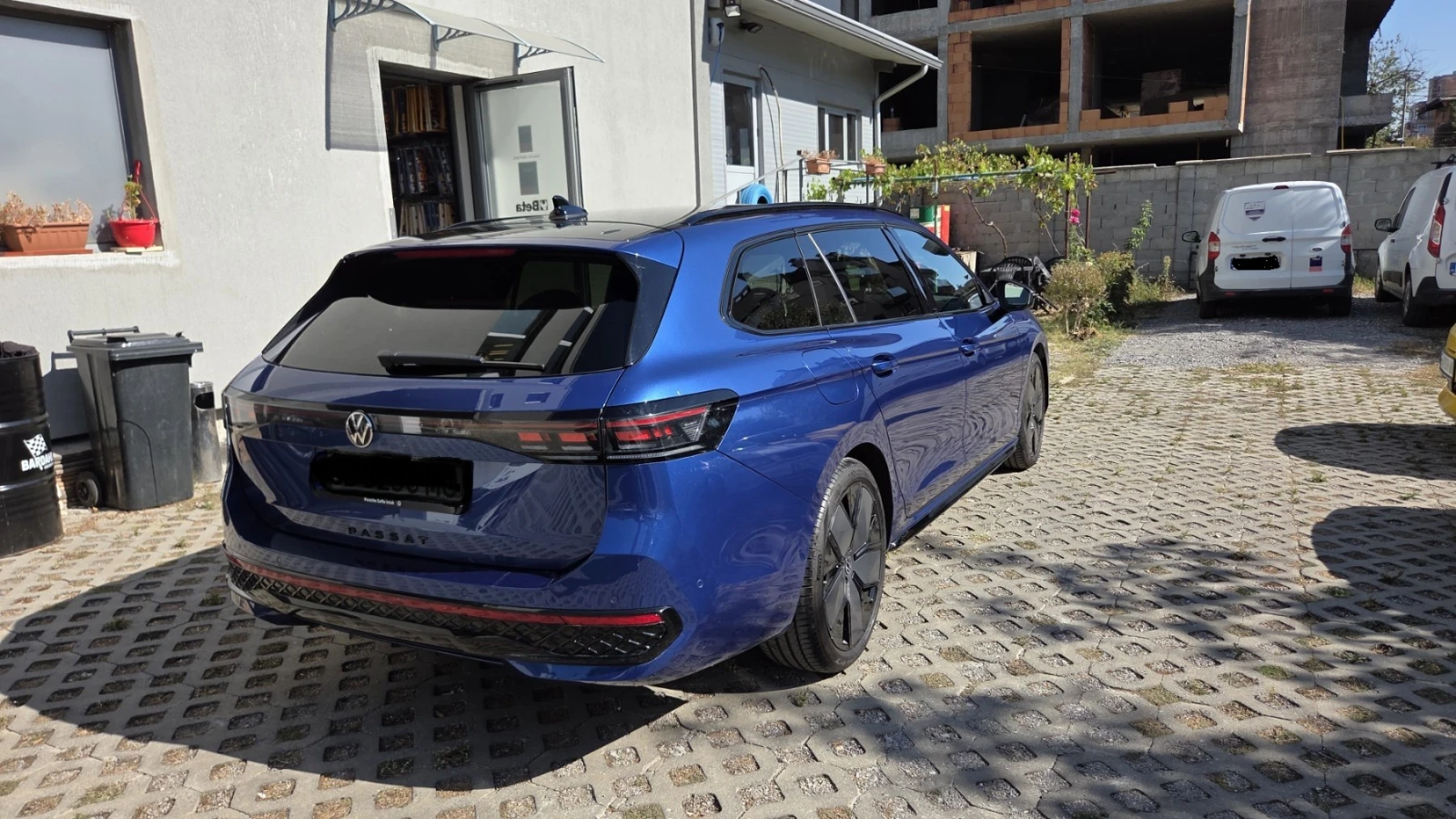 VW Passat 9 R-Line 2.0 TSI DSG 4 MOTION, снимка 3 - Автомобили и джипове - 56372358