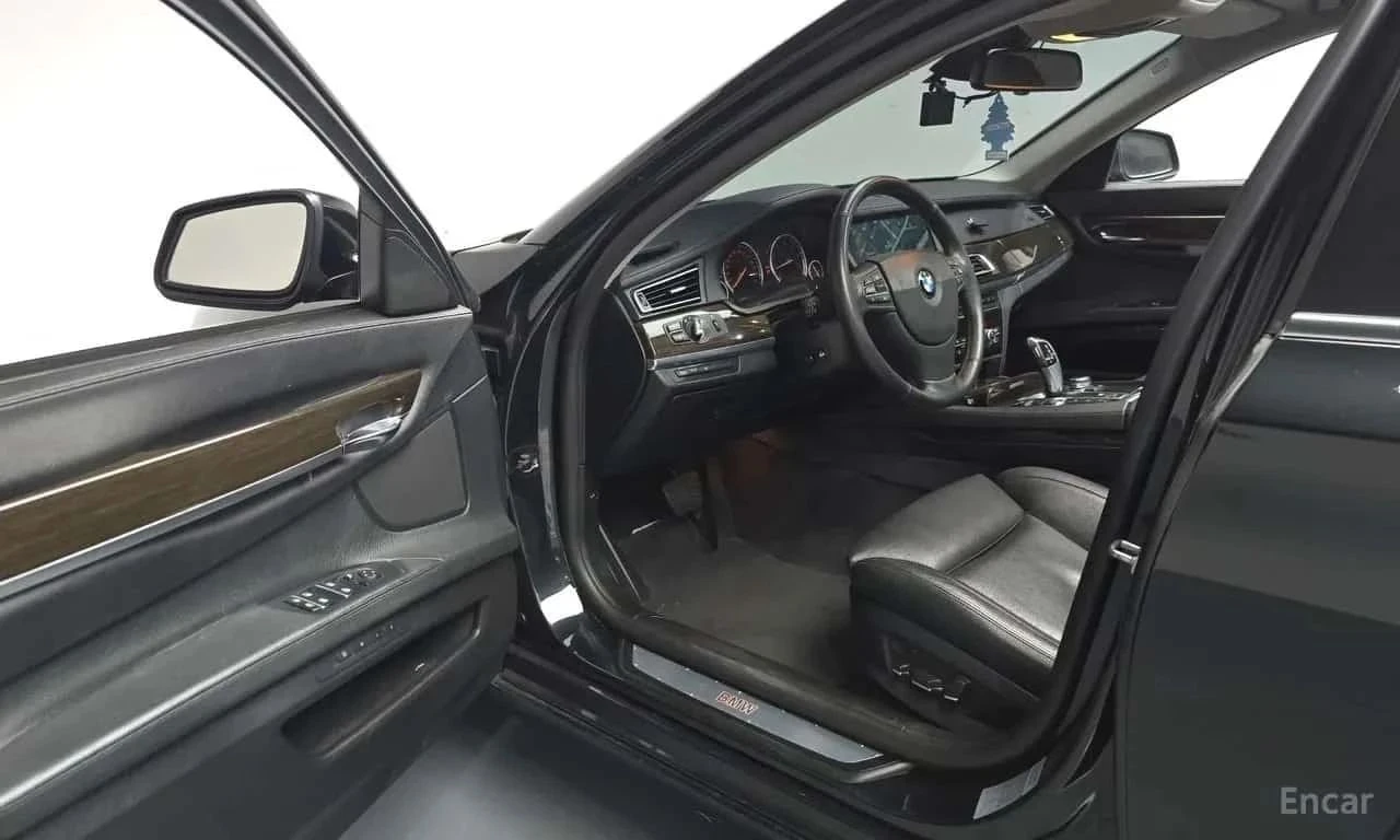 BMW 750, снимка 7 - Автомобили и джипове - 56707429