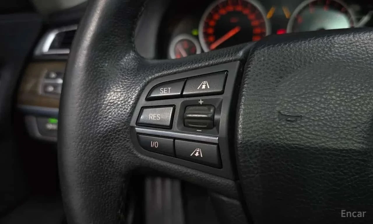 BMW 750, снимка 11 - Автомобили и джипове - 56707429