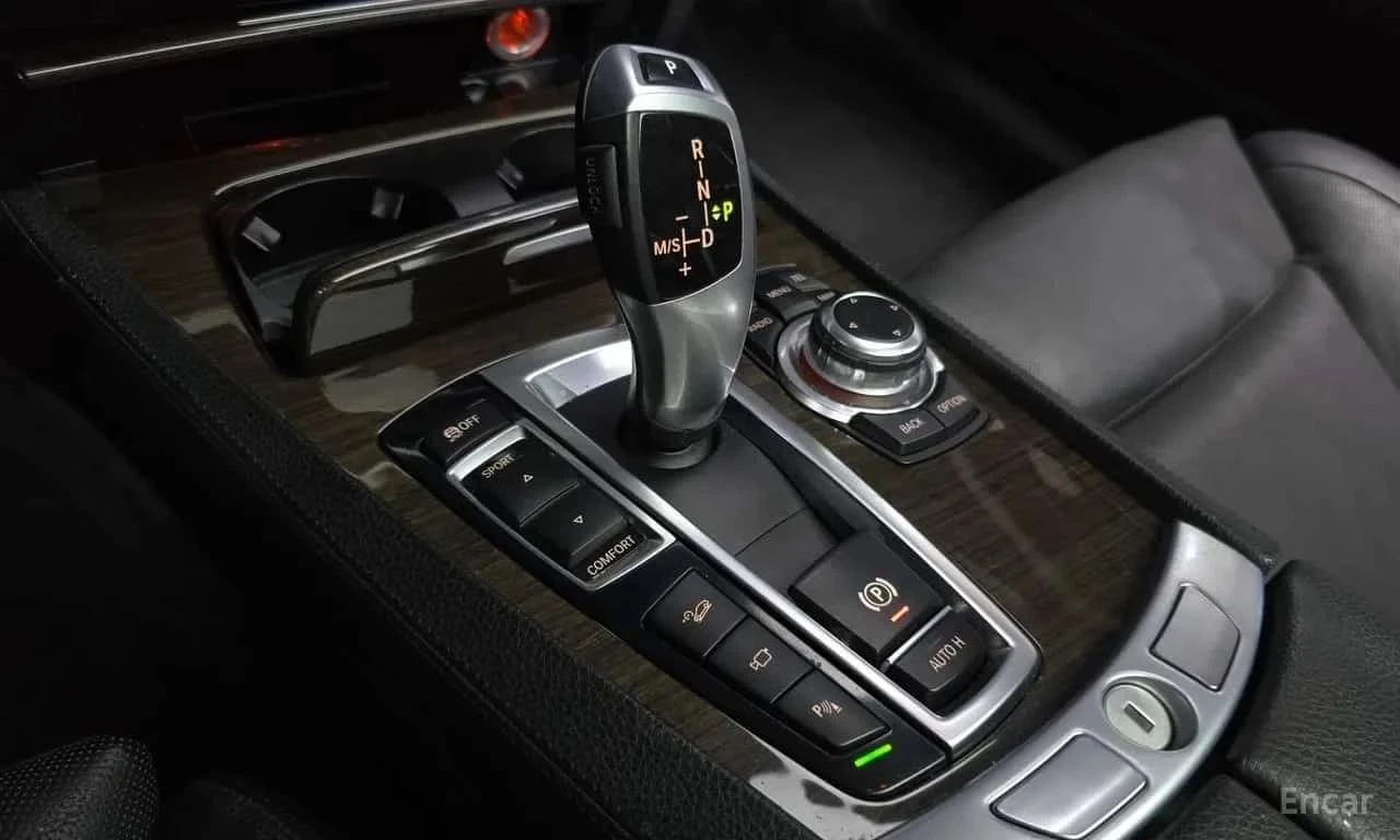 BMW 750, снимка 15 - Автомобили и джипове - 56707429