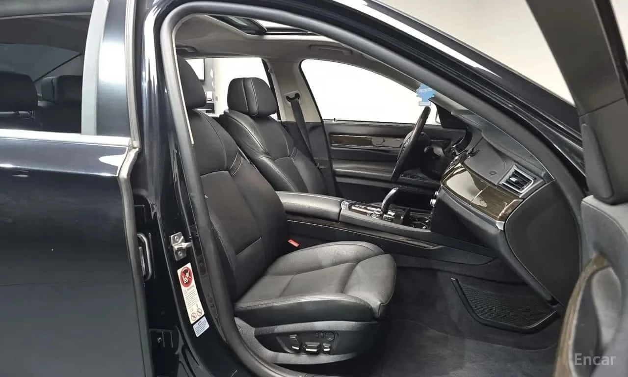 BMW 750, снимка 16 - Автомобили и джипове - 56707429