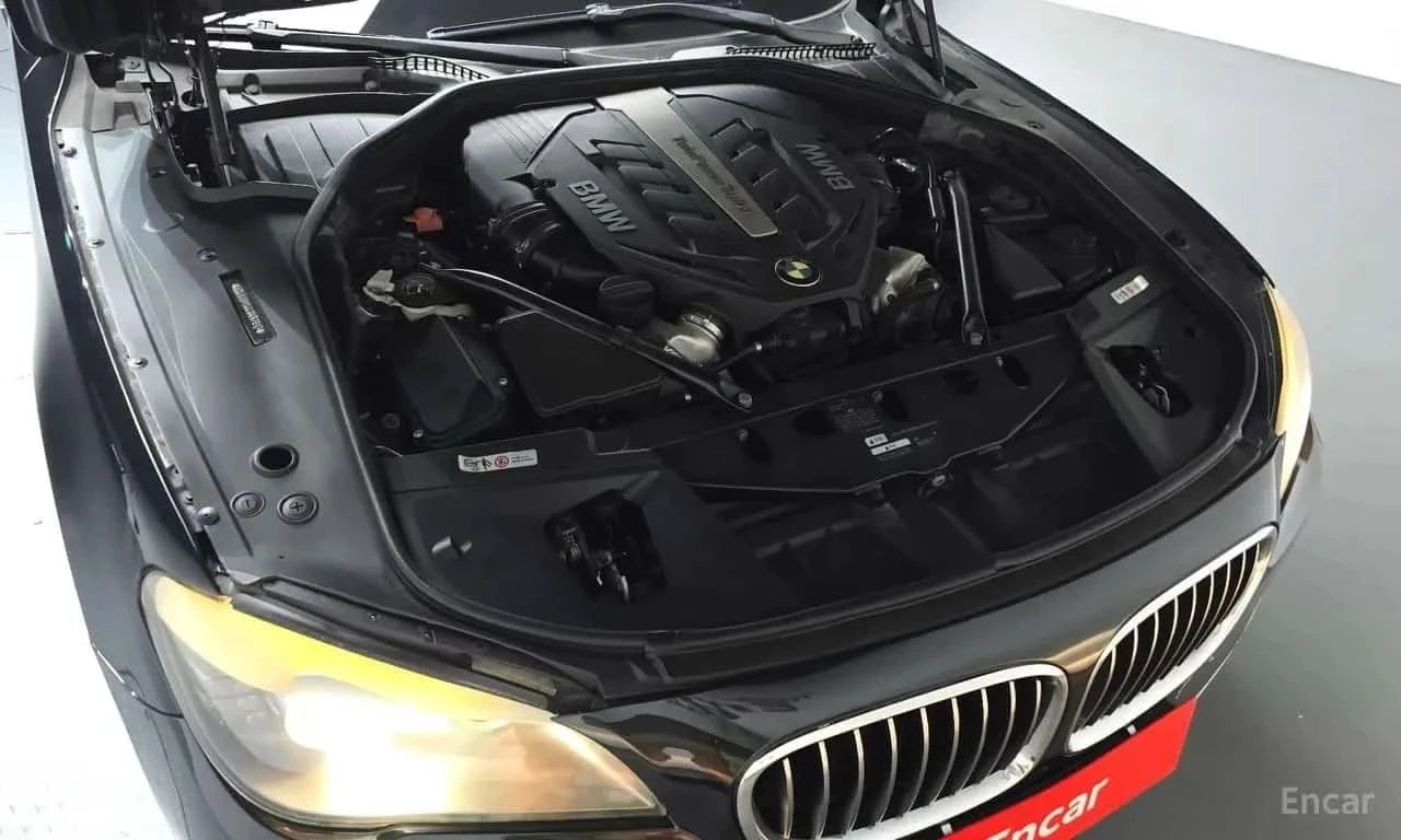 BMW 750, снимка 6 - Автомобили и джипове - 56707429