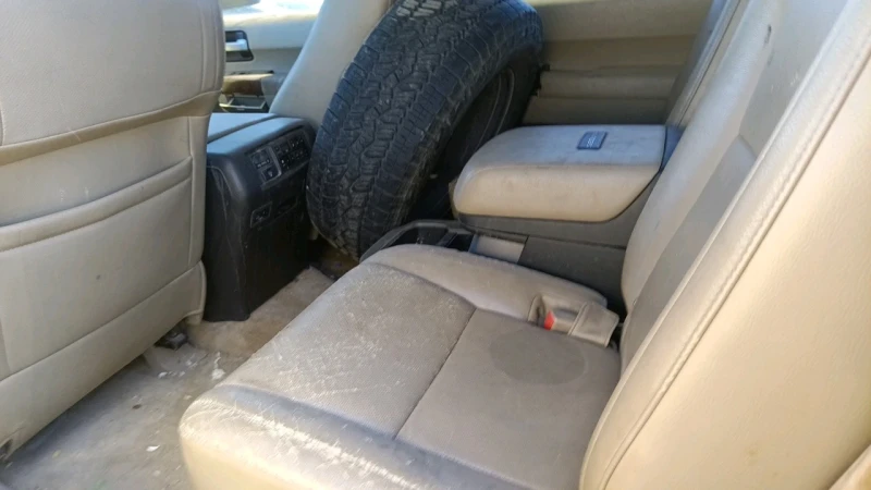 Toyota Sequoia Platinum 5.7 4x4, снимка 15 - Автомобили и джипове - 52630633