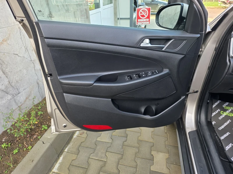 Hyundai Tucson 1.7crdi, снимка 8 - Автомобили и джипове - 52649685
