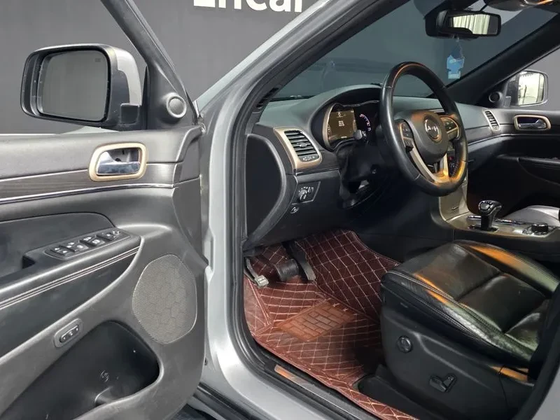 Jeep Grand cherokee 3.0 DIESEL LIMITED WK2, снимка 10 - Автомобили и джипове - 55298696