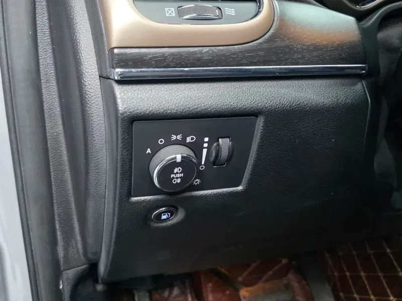 Jeep Grand cherokee 3.0 DIESEL LIMITED WK2, снимка 17 - Автомобили и джипове - 55298696