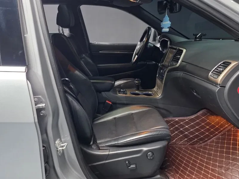 Jeep Grand cherokee 3.0 DIESEL LIMITED WK2, снимка 11 - Автомобили и джипове - 55298696