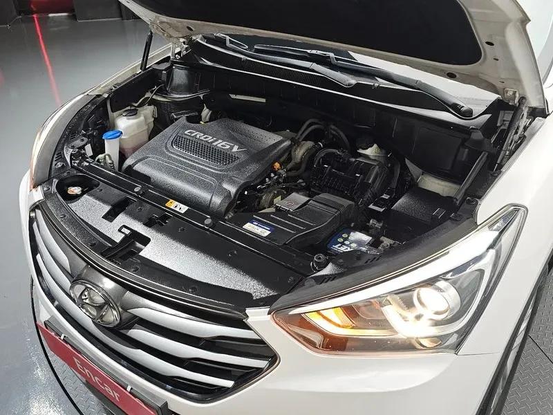 Hyundai Santa fe Diesel 2.0 2Wd Premium, снимка 6 - Автомобили и джипове - 55952447