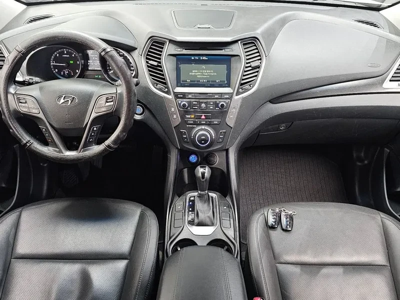 Hyundai Santa fe Diesel 2.0 2Wd Premium, снимка 7 - Автомобили и джипове - 55952447