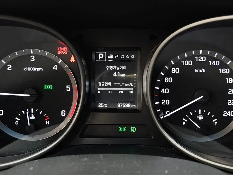 Hyundai Santa fe Diesel 2.0 2Wd Premium, снимка 8 - Автомобили и джипове - 55952447