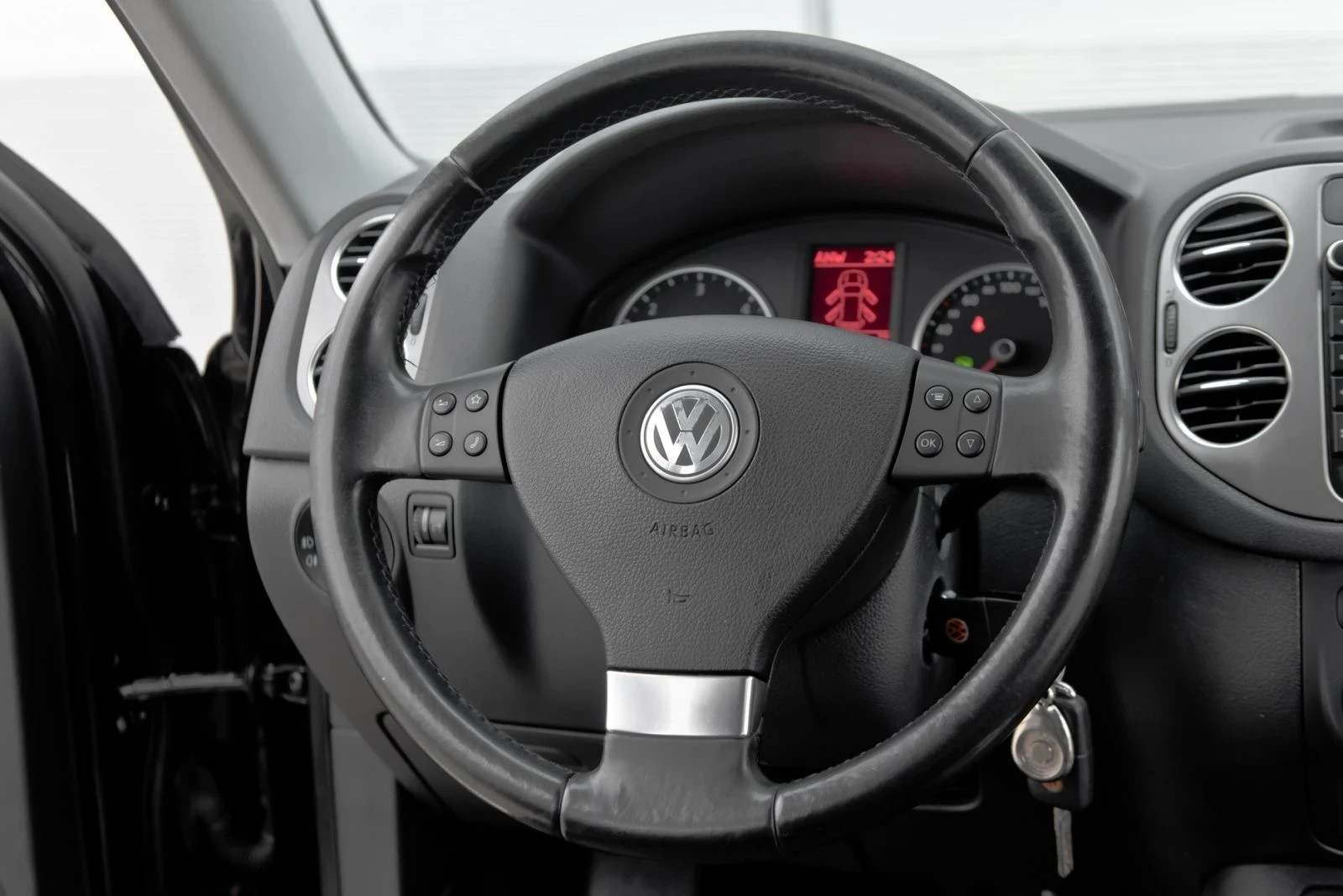 VW Tiguan 2.0 TDI 4x4 Auto | Mobile.bg � ����������� 12