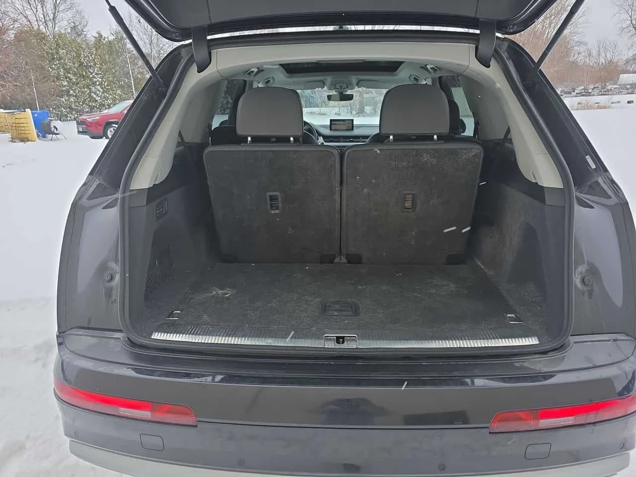 Audi Q7 * Progressiv * 7 МЕСТЕН * 360 * ПАНОРАМА * ПОДГРЕВ, снимка 10 - Автомобили и джипове - 53880230