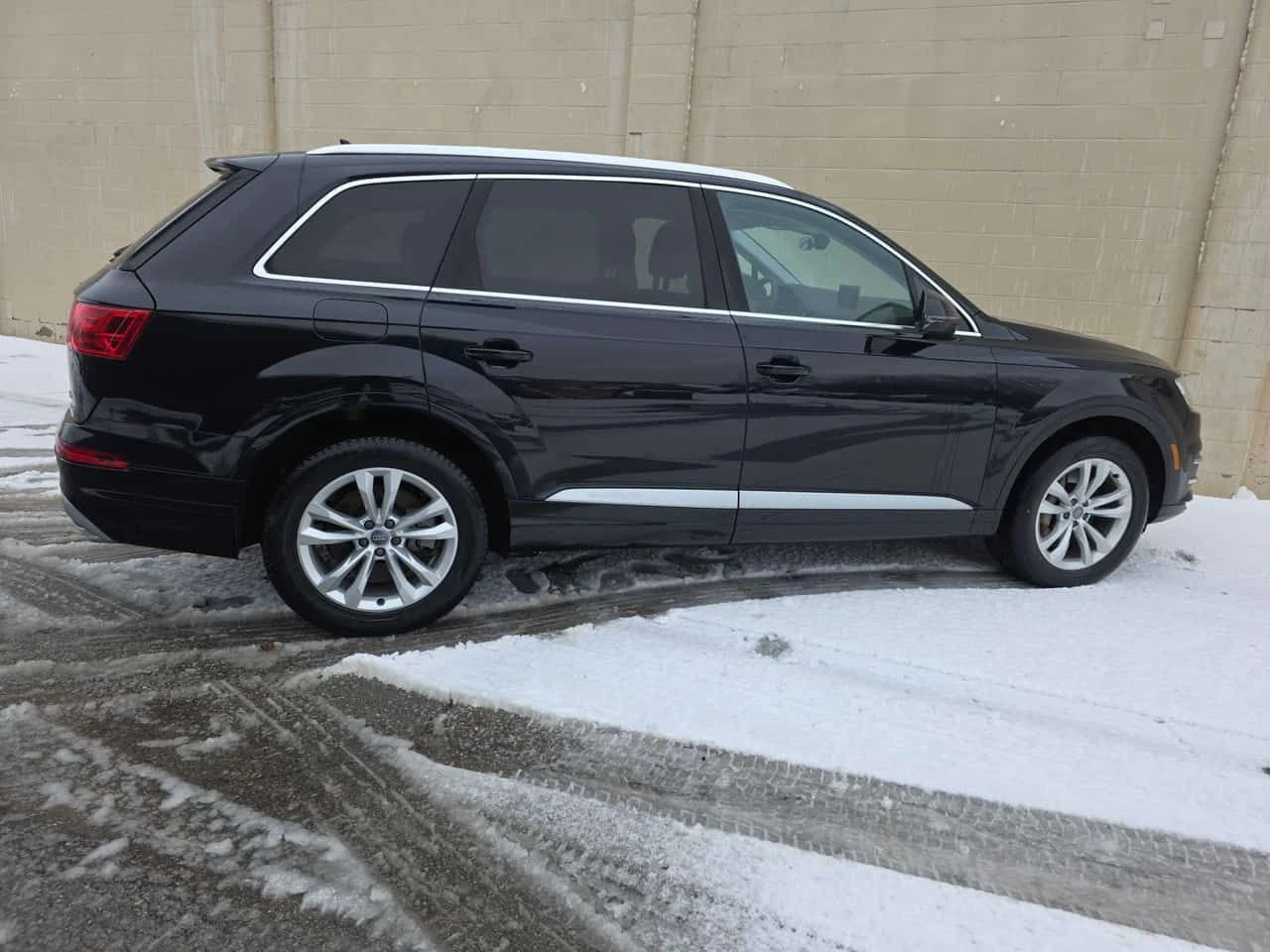 Audi Q7 * Progressiv * 7 МЕСТЕН * 360 * ПАНОРАМА * ПОДГРЕВ, снимка 13 - Автомобили и джипове - 53880230