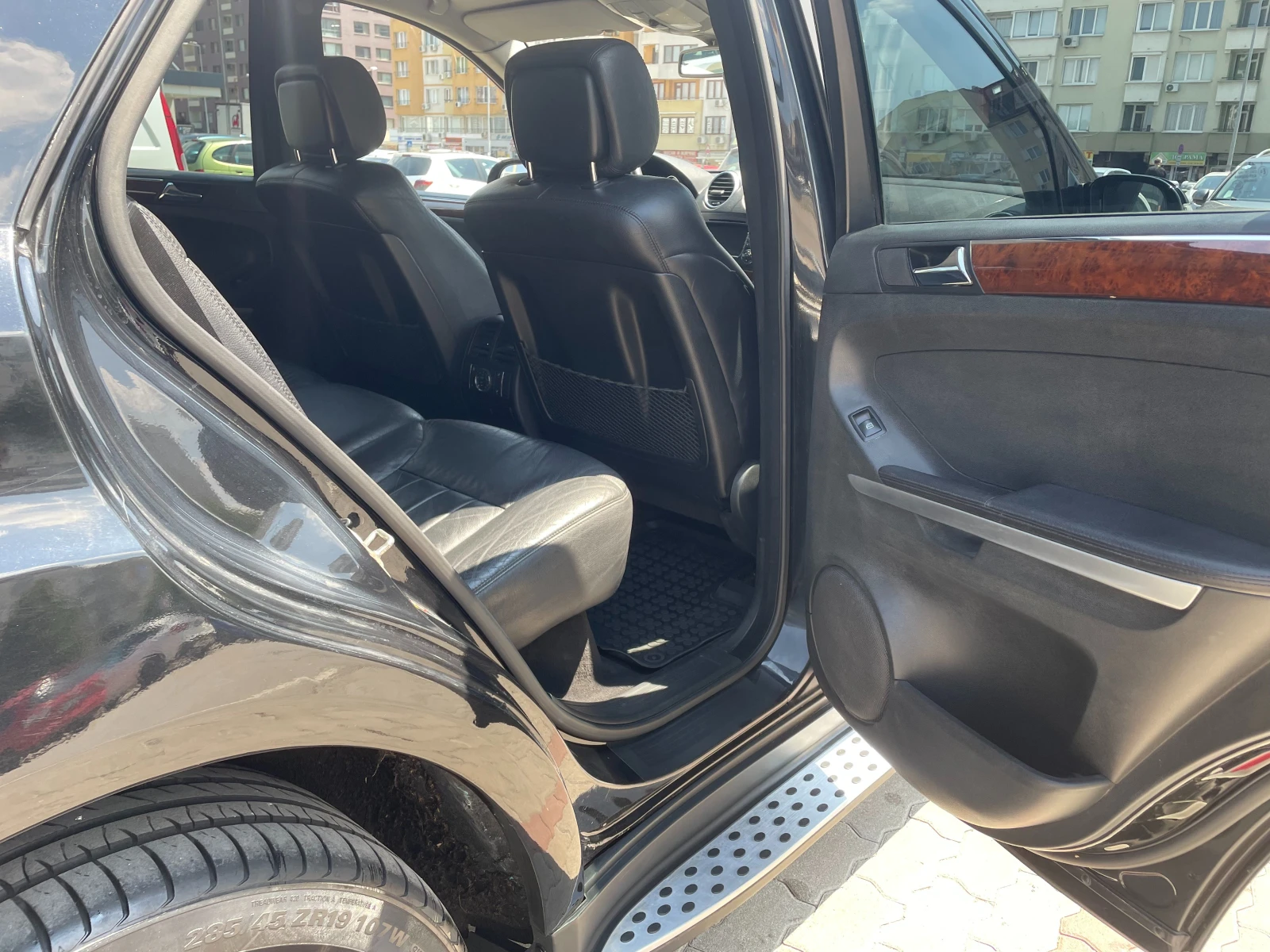 Mercedes-Benz ML 350 4MATIC / AIRMATIC / ГАЗ / KEYLESS / ЕЛ. БАГАЖНИК, снимка 5 - Автомобили и джипове - 55396001