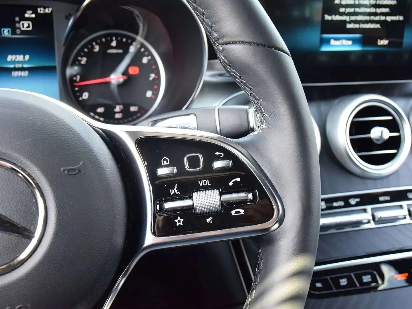 Mercedes-Benz GLC 300 AMG PREMIUM PKG ЦЕНА ДО БЪЛГАРИЯ АВТОКРЕДИТ, снимка 11 - Автомобили и джипове - 55557755