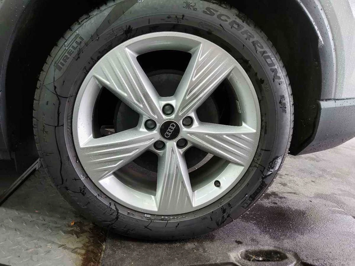 Audi Q4 E-tron 40, снимка 7 - Автомобили и джипове - 56219564