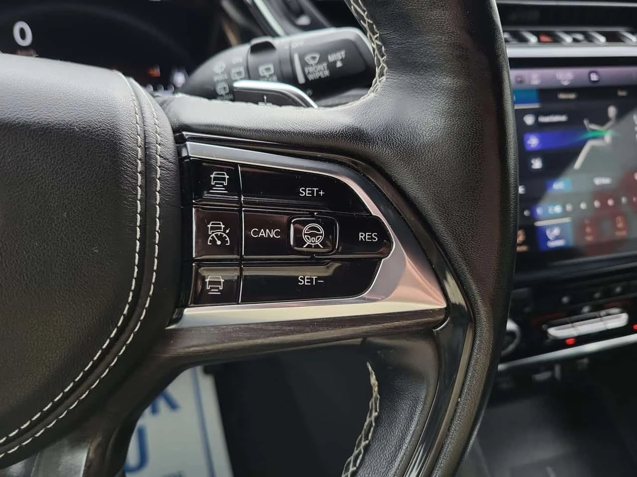 Jeep Grand cherokee * Overland HEMI 360 CAM MASSAGE SEATS * CARFAX *  | Mobile.bg � ����������� 11
