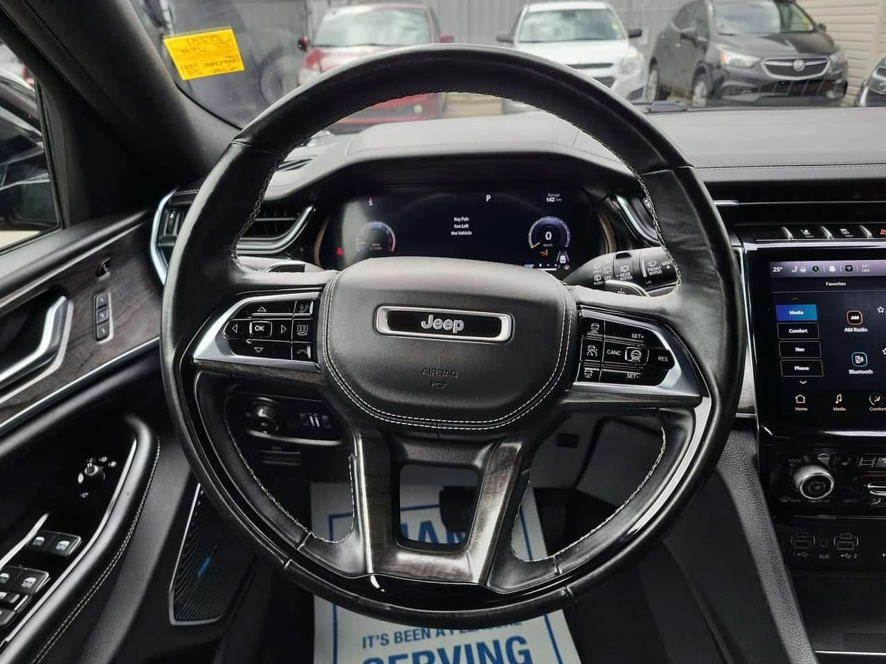 Jeep Grand cherokee * Overland HEMI 360 CAM MASSAGE SEATS * CARFAX *  | Mobile.bg � ����������� 14
