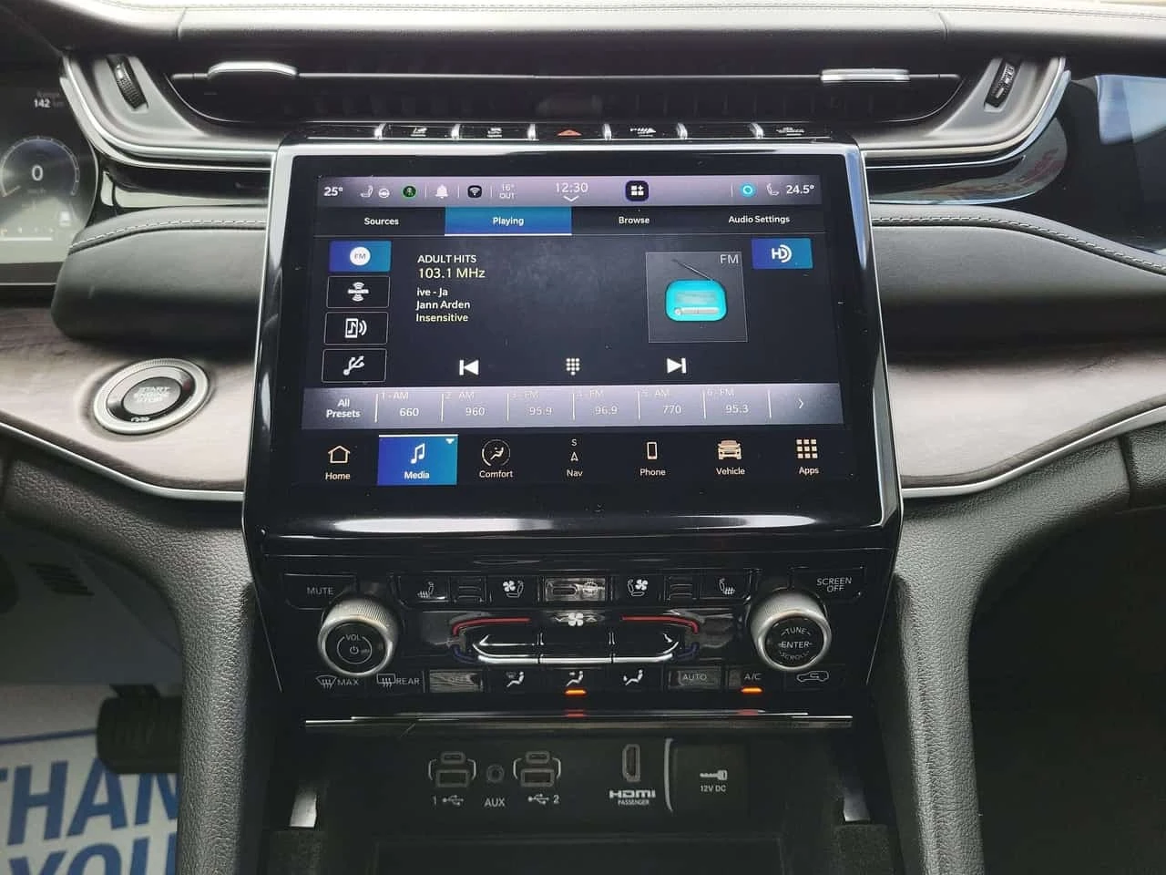 Jeep Grand cherokee * Overland HEMI 360 CAM MASSAGE SEATS * CARFAX *  | Mobile.bg � ����������� 16