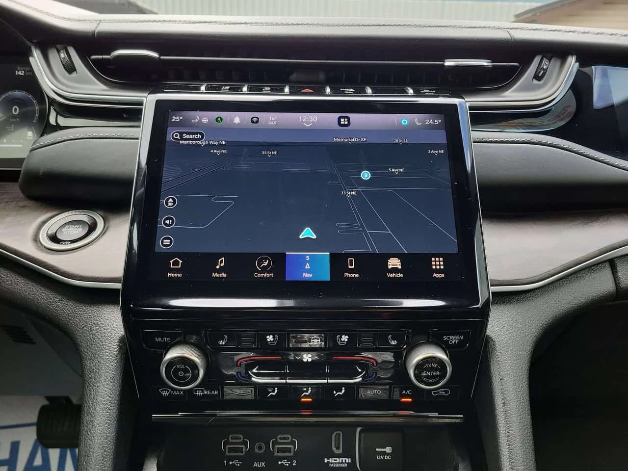 Jeep Grand cherokee * Overland HEMI 360 CAM MASSAGE SEATS * CARFAX *  | Mobile.bg � ����������� 17
