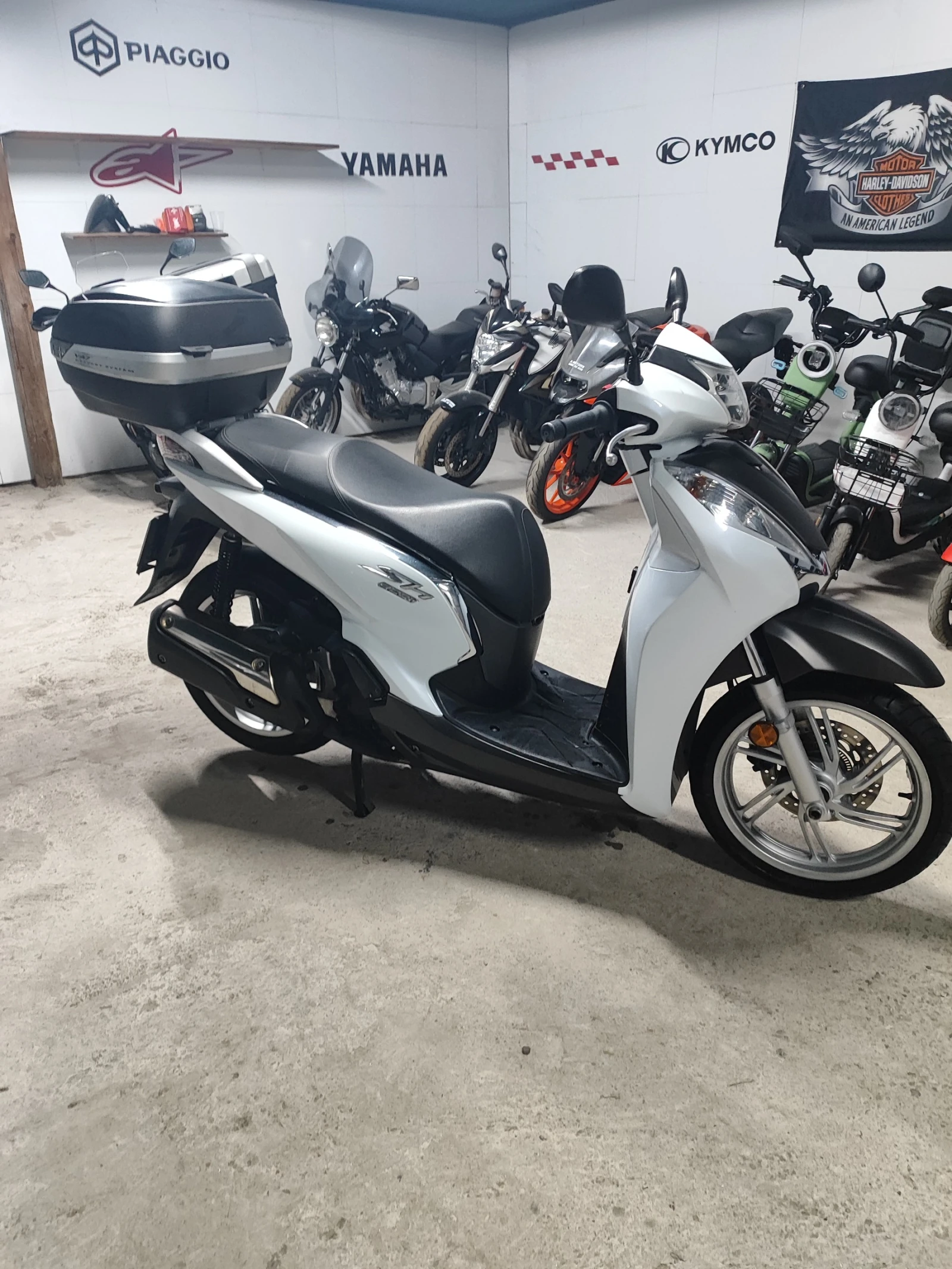 Honda Sh 300i, снимка 4 - Мотоциклети и мототехника - 56256922