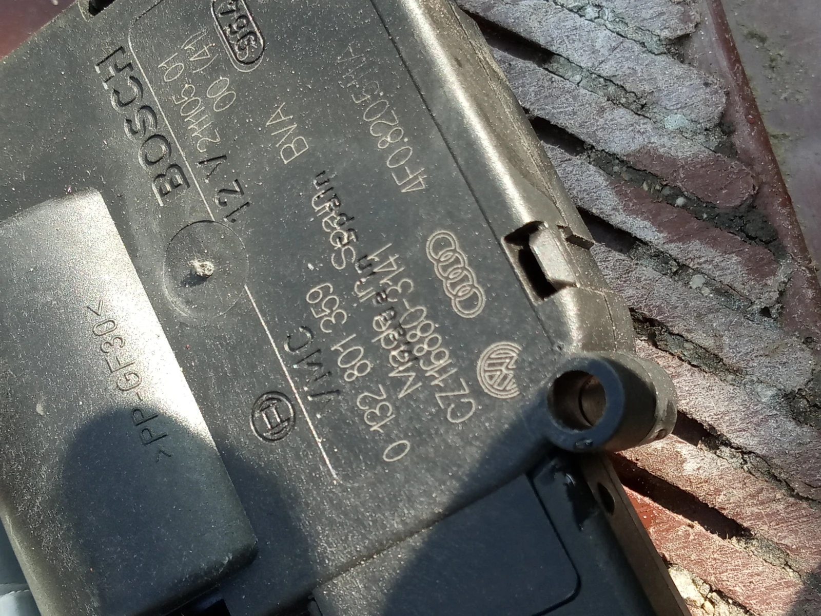 Серво моторчета 4F0820511А и клапи за парно за Audi A6 4F, Q7, A8, VW Touareg