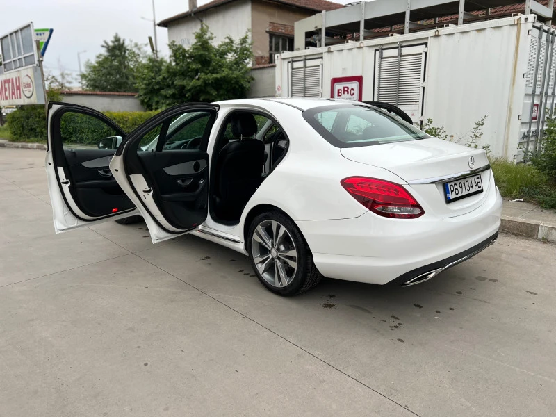 Mercedes-Benz C 300, снимка 8 - Автомобили и джипове - 48597611