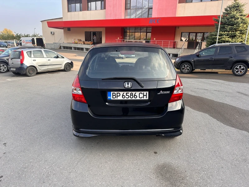 Honda Jazz 1.4i - КЛИМАТИК - РЕАЛНИ КИЛОМЕТРИ, снимка 6 - Автомобили и джипове - 47757196