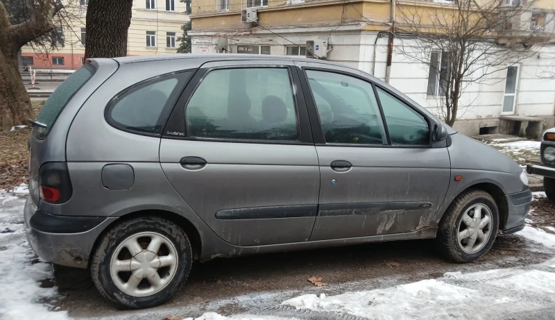 Renault Scenic 1.6 16v газ-бензин , снимка 3 - Автомобили и джипове - 49257041