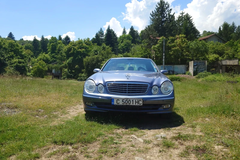 Mercedes-Benz E 270 2.7 CDI, снимка 15 - Автомобили и джипове - 52282601