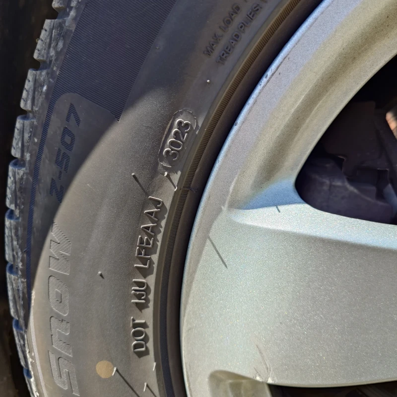 Mercedes-Benz E 270 2.7 CDI, снимка 16 - Автомобили и джипове - 52282601