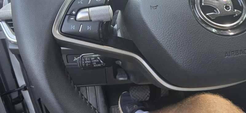 Skoda Enyaq 85x, снимка 3 - Автомобили и джипове - 52221993