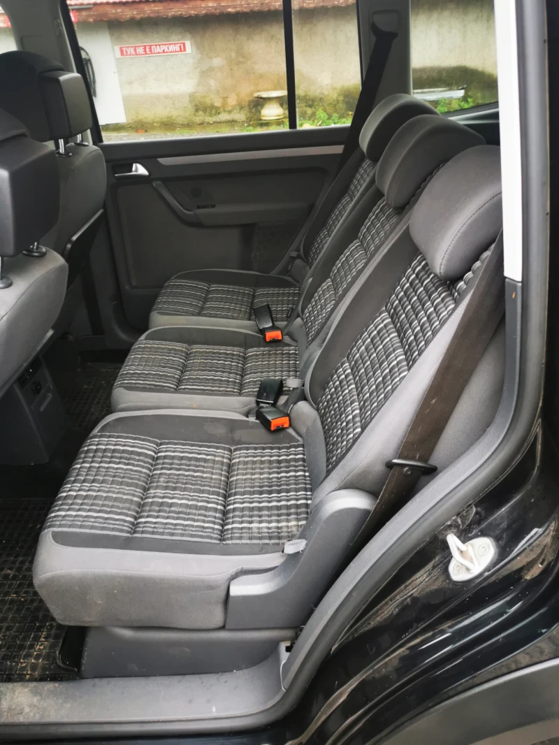 VW Touran, снимка 4 - Автомобили и джипове - 52465609