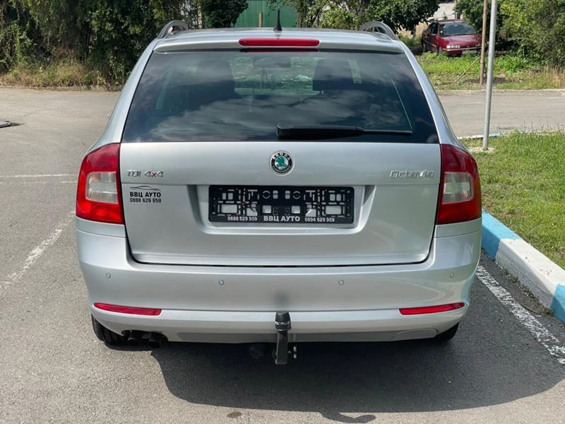 Skoda Octavia TDI 4x4 , снимка 5 - Автомобили и джипове - 37178813