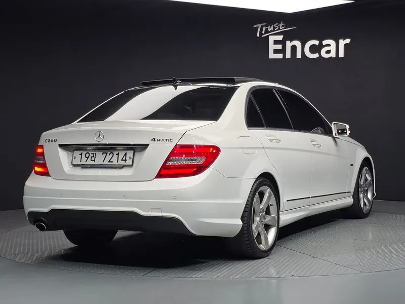 Mercedes-Benz C 220 2.2, снимка 2 - Автомобили и джипове - 54278127