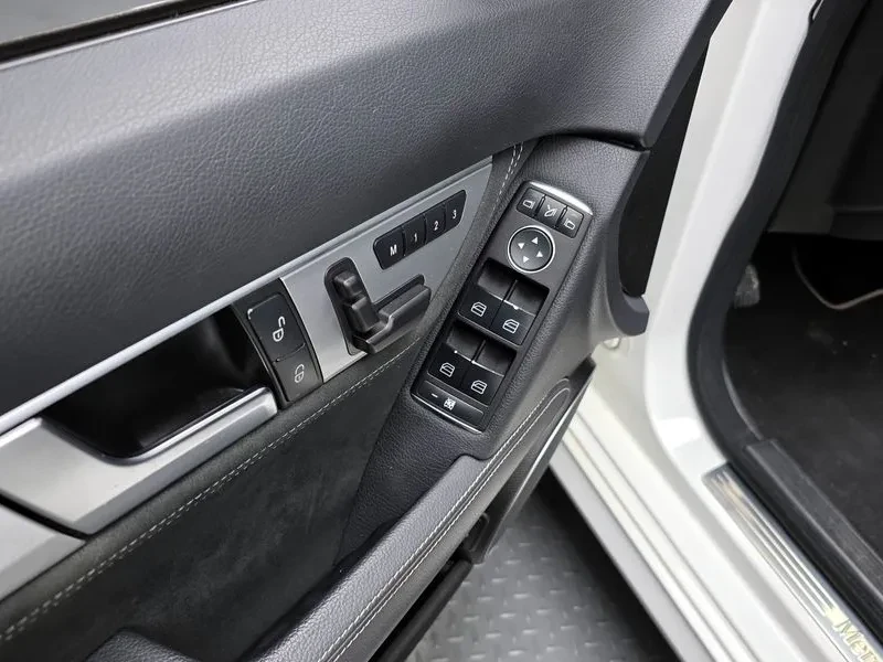 Mercedes-Benz C 220 2.2, снимка 17 - Автомобили и джипове - 54278127