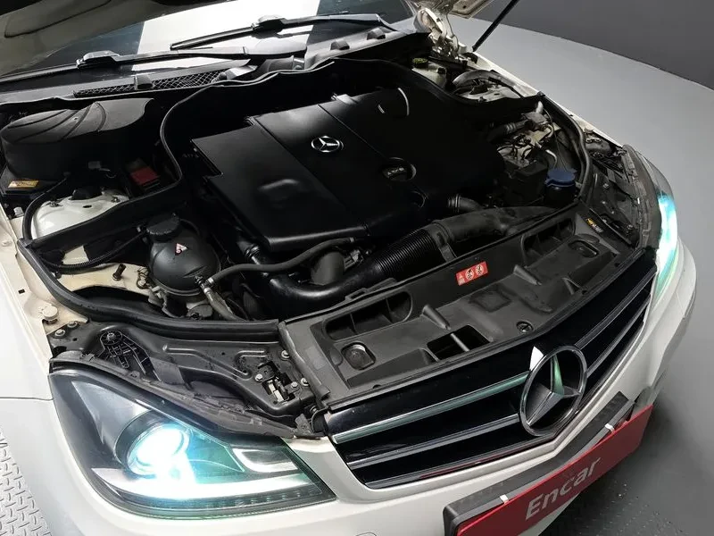 Mercedes-Benz C 220 2.2, снимка 6 - Автомобили и джипове - 54278127