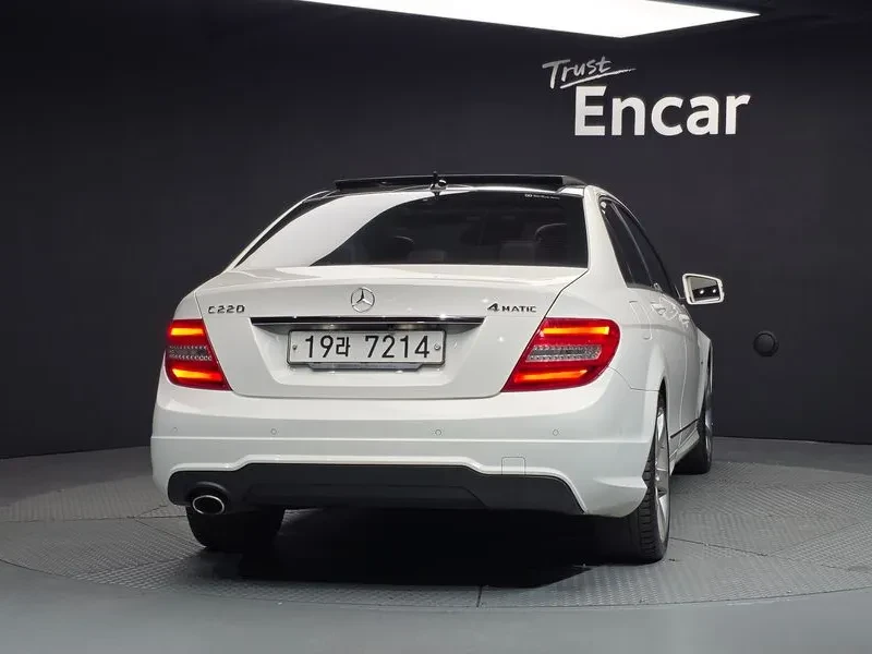 Mercedes-Benz C 220 2.2, снимка 4 - Автомобили и джипове - 54278127