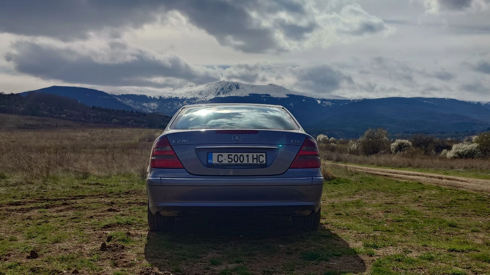 Mercedes-Benz E 270 2.7 CDI, снимка 2 - Автомобили и джипове - 53829748