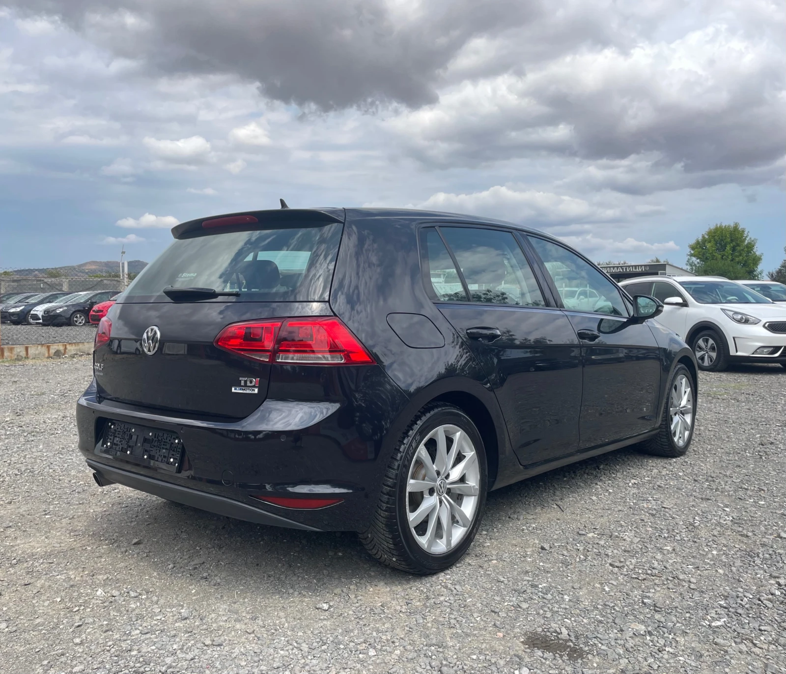 VW Golf 7 Highline 1.6TDi 110к.с ЕURO 6B ЛИЗИНГ - изображение 5