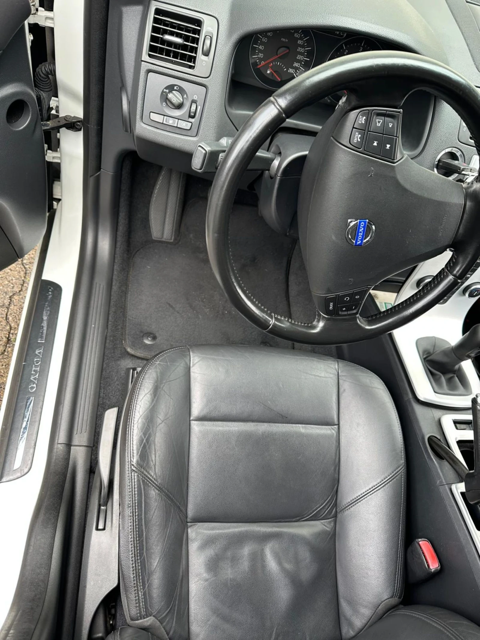 Volvo V50 D3-2.0 TDI.150 кс.6 ск. - изображение 9
