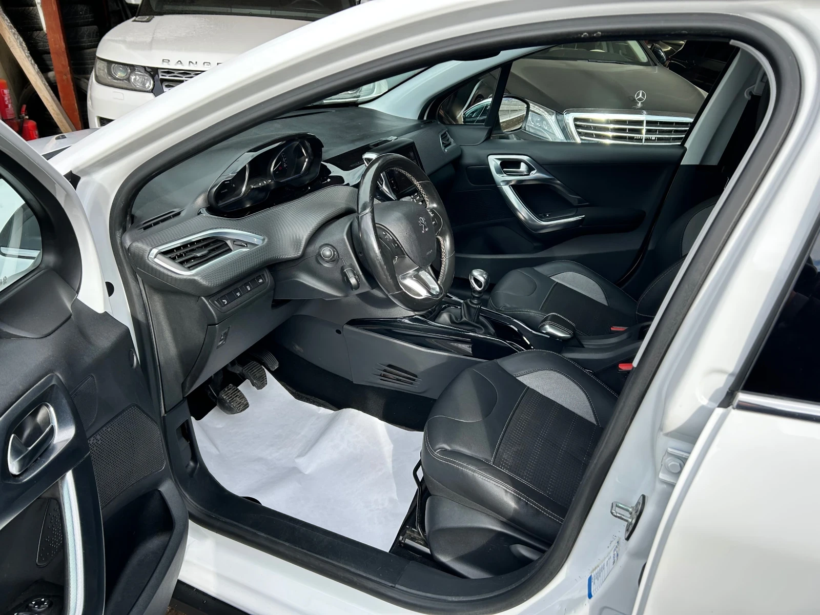 Peugeot 2008 1.6HDI ALLURE 120к.с - изображение 7